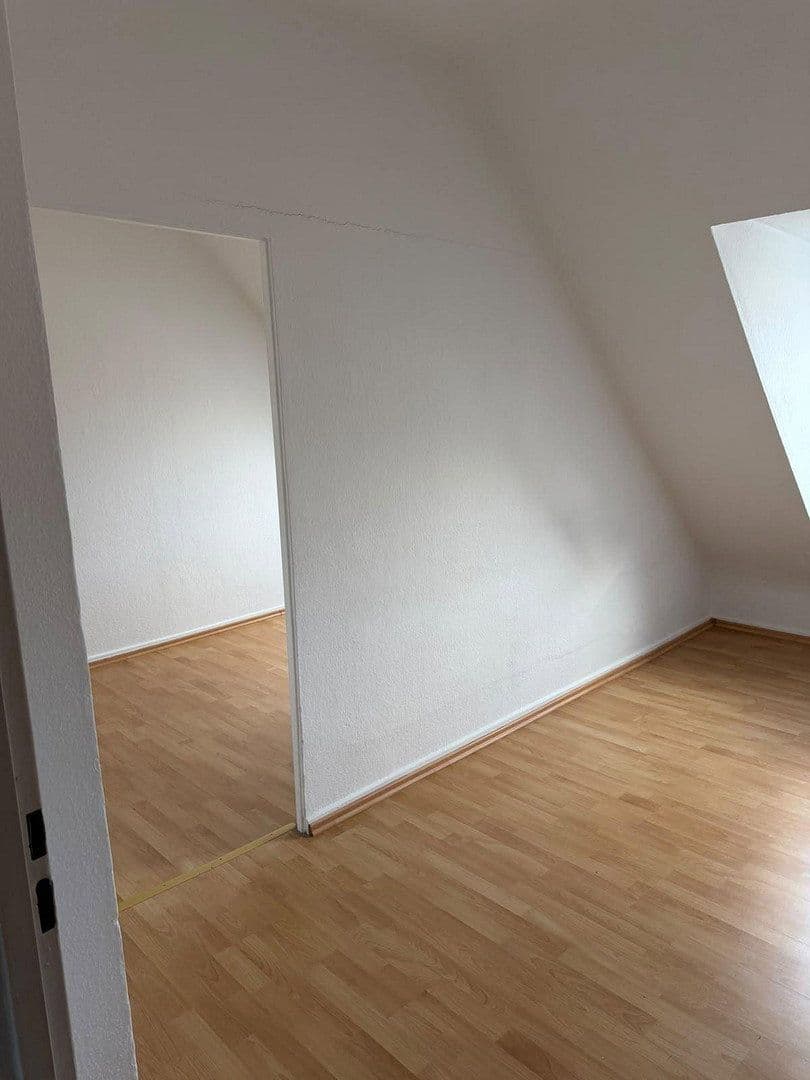 Pronájem bytu 3+1 57 m², Hellmundstraße 4, Wiesbaden, Hessen Pronájem bytu 3+1 57 m², Hellmundstraße 4, Wiesbaden, Hessen
