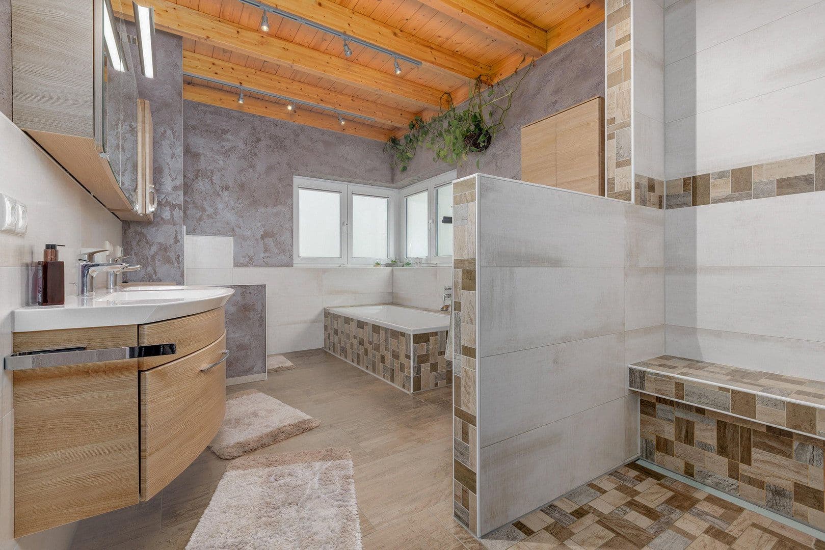 Prodej domu 185 m², pozemek 457 m², Sprendlingen, Porýní-Falc Prodej domu 185 m², pozemek 457 m², Sprendlingen, Porýní-Falc