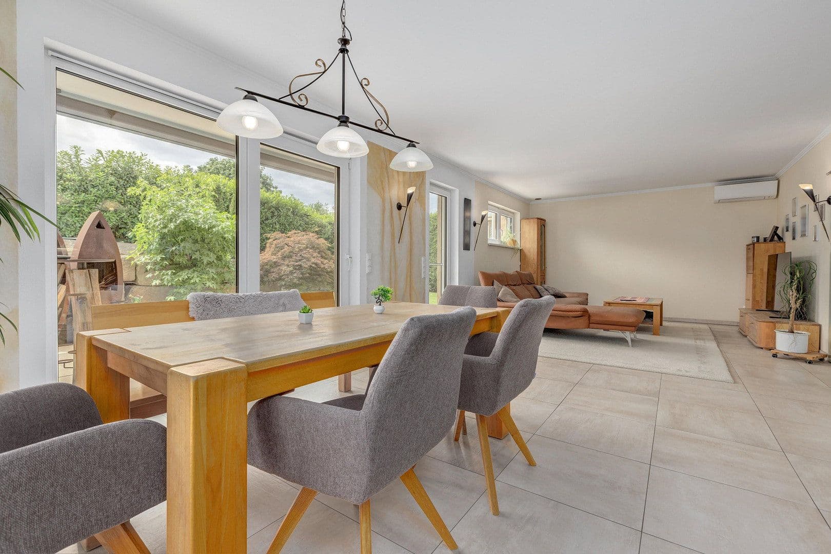 Prodej domu 185 m², pozemek 457 m², Sprendlingen, Porýní-Falc Prodej domu 185 m², pozemek 457 m², Sprendlingen, Porýní-Falc