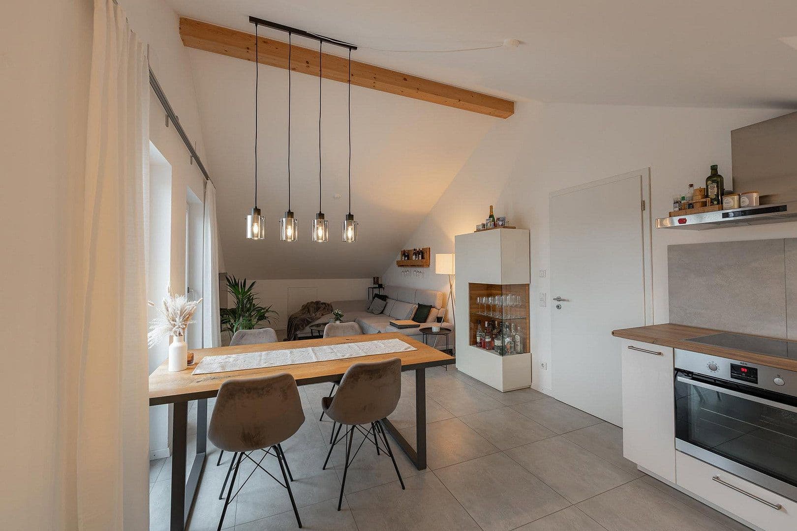 Pronájem bytu 2+1 60 m², Lehrer-Reiter-Str. 1, Grafing b. München, Bavorsko Pronájem bytu 2+1 60 m², Lehrer-Reiter-Str. 1, Grafing b. München, Bavorsko