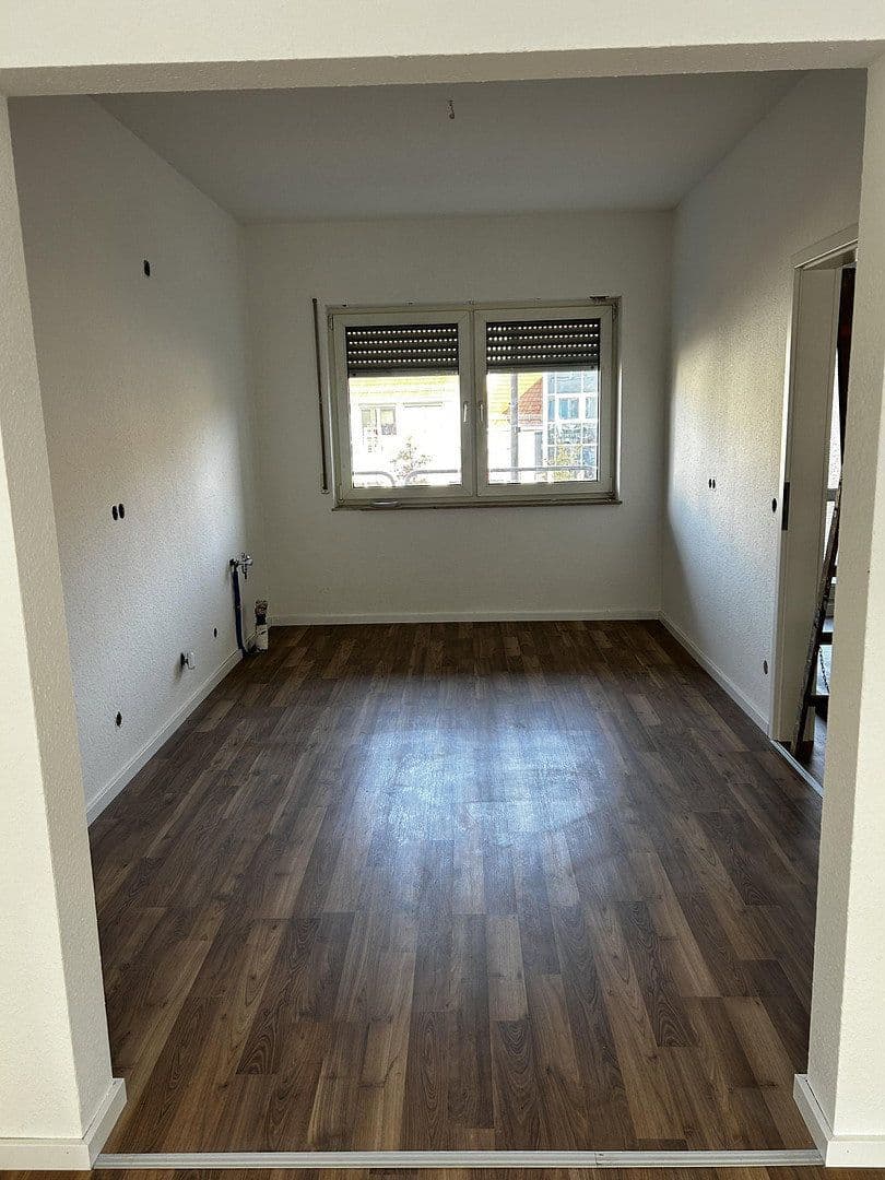 Pronájem domu 72 m², pozemek 1.200 m², Aarstraße 243/245, Taunusstein, Hessen Pronájem domu 72 m², pozemek 1.200 m², Aarstraße 243/245, Taunusstein, Hessen