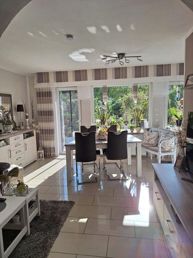 Prodej domu 120 m², pozemek 300 m², Gelsenkirchen, Severní Porýní-Vestfálsko Prodej domu 120 m², pozemek 300 m², Gelsenkirchen, Severní Porýní-Vestfálsko