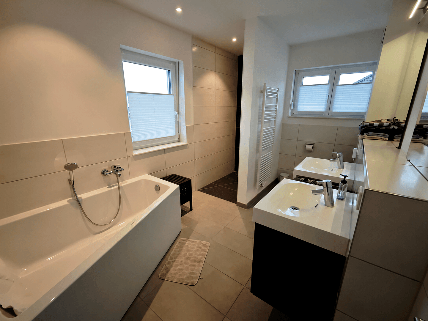Prodej domu 144 m², pozemek 526 m², Schwerin - Lankow, Mecklenburg-Vorpommern Prodej domu 144 m², pozemek 526 m², Schwerin - Lankow, Mecklenburg-Vorpommern
