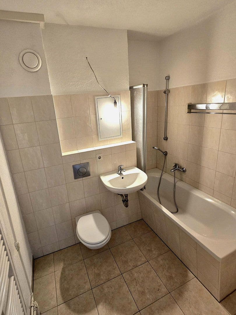 Pronájem bytu 3+1 60 m², Landgraben 8g, Hohenstein-Ernstthal, Sasko Pronájem bytu 3+1 60 m², Landgraben 8g, Hohenstein-Ernstthal, Sasko