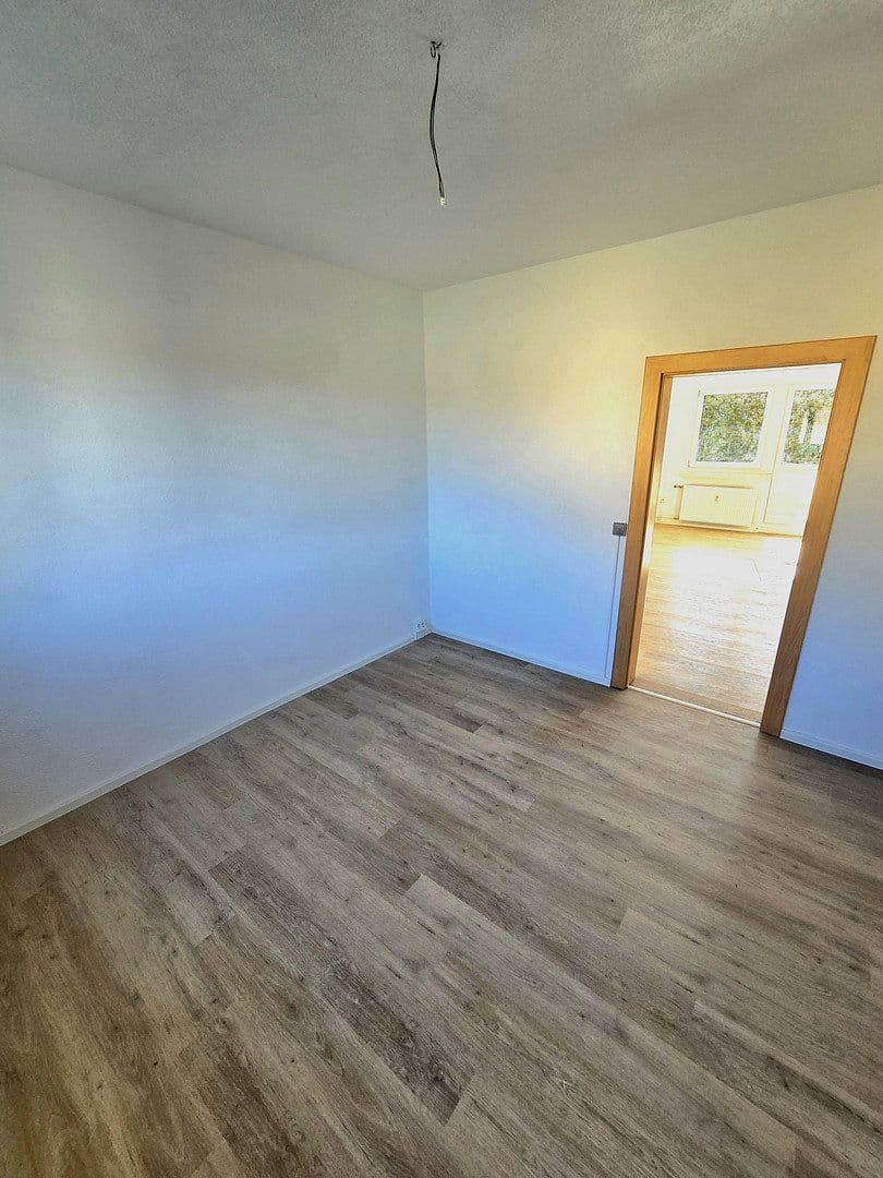 Pronájem bytu 3+1 60 m², Landgraben 8g, Hohenstein-Ernstthal, Sasko Pronájem bytu 3+1 60 m², Landgraben 8g, Hohenstein-Ernstthal, Sasko
