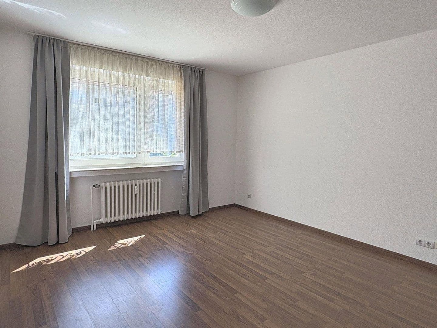 Pronájem bytu 2+1 54 m², Zedernstrasse 38, Mönchengladbach, Severní Porýní-Vestfálsko Pronájem bytu 2+1 54 m², Zedernstrasse 38, Mönchengladbach, Severní Porýní-Vestfálsko