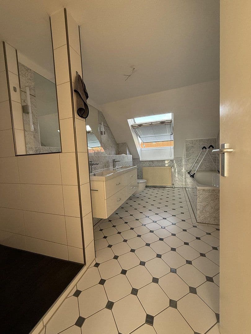 Prodej bytu 2+kk 79 m², Bremen, Bremen Prodej bytu 2+kk 79 m², Bremen, Bremen