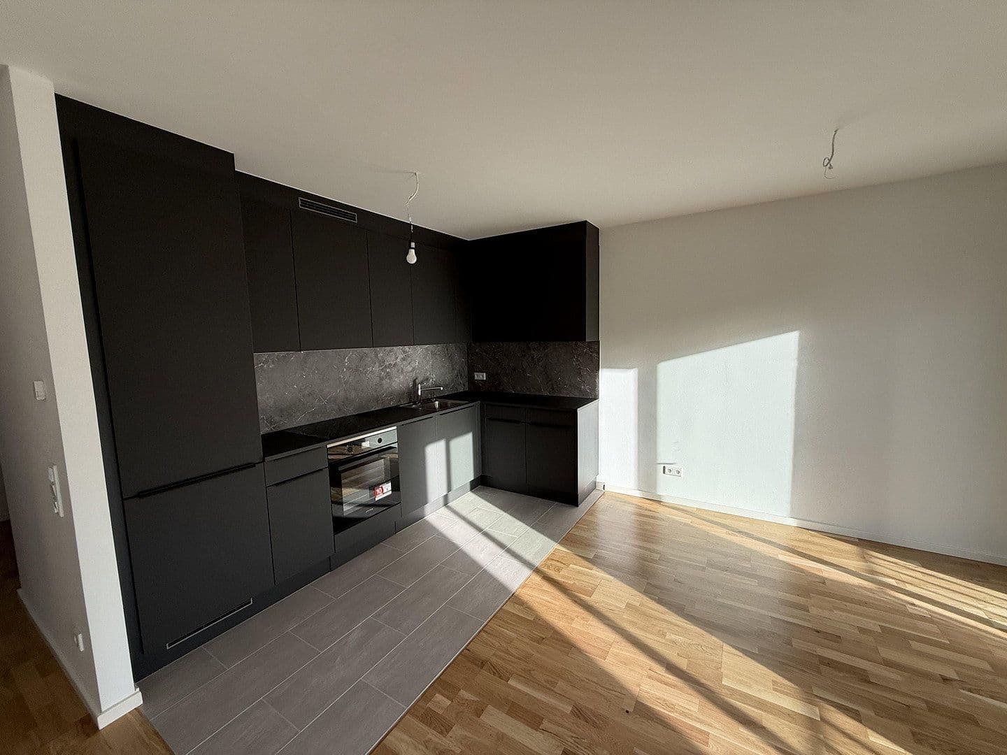 Pronájem bytu 3+1 75 m², Moissistrasse 7, Berlin, Berlín Pronájem bytu 3+1 75 m², Moissistrasse 7, Berlin, Berlín