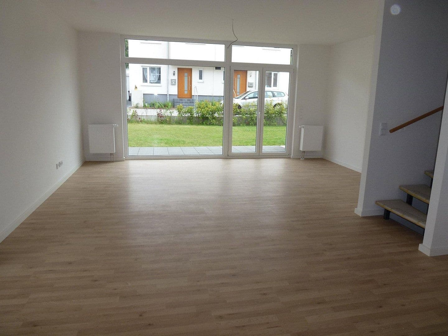 Pronájem domu 152 m², pozemek 216 m², Rotdornweg 117, Frankfurt, Hessen Pronájem domu 152 m², pozemek 216 m², Rotdornweg 117, Frankfurt, Hessen