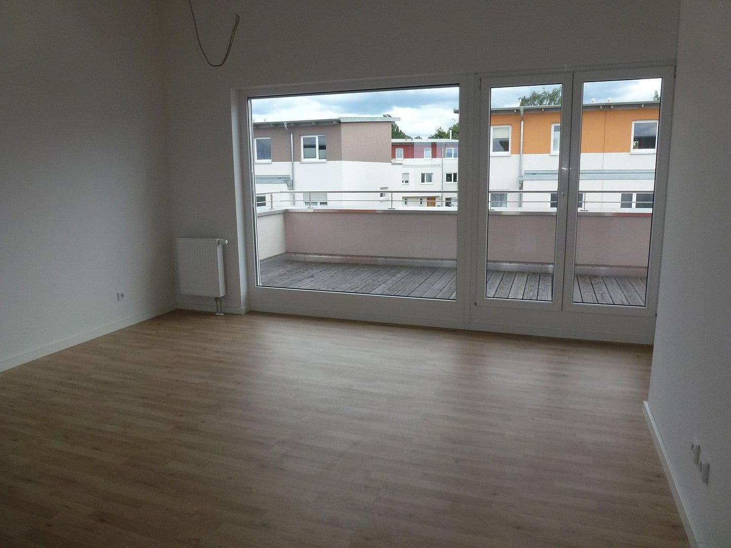 Pronájem domu 152 m², pozemek 216 m², Rotdornweg 117, Frankfurt, Hessen Pronájem domu 152 m², pozemek 216 m², Rotdornweg 117, Frankfurt, Hessen