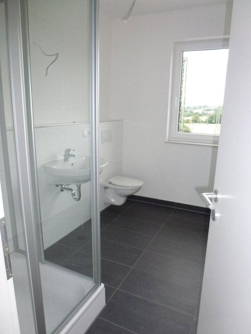 Pronájem domu 152 m², pozemek 216 m², Rotdornweg 117, Frankfurt, Hessen Pronájem domu 152 m², pozemek 216 m², Rotdornweg 117, Frankfurt, Hessen