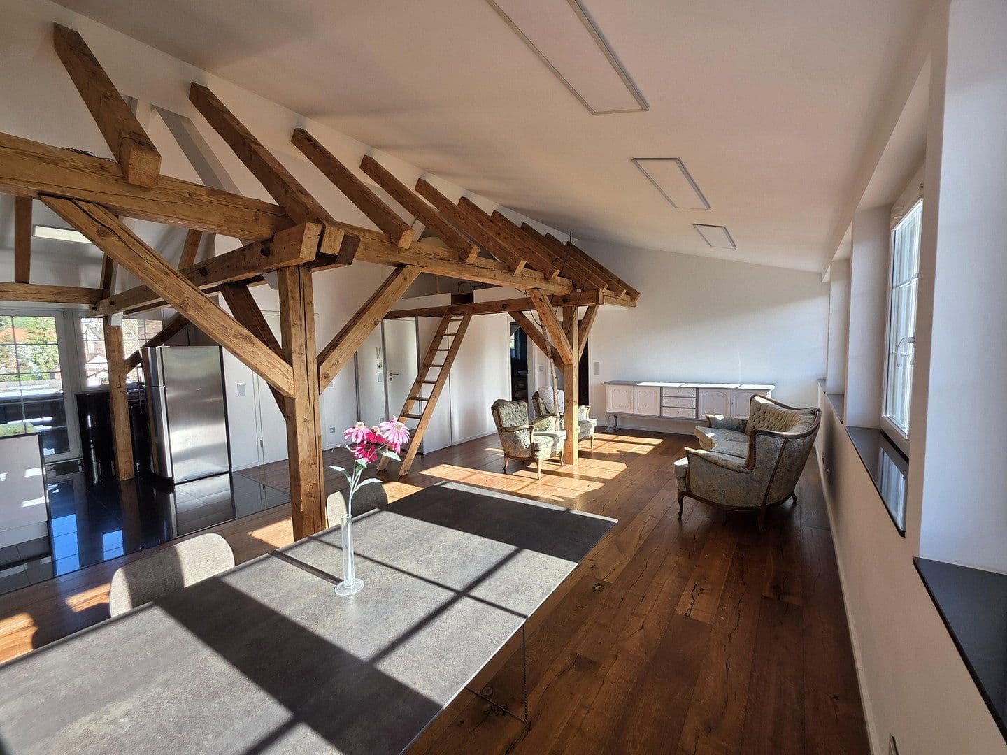 Prodej bytu 3+1 120 m², Bahnhofstr. 21, Hausen im Wiesental, Bádensko-Württembersko Prodej bytu 3+1 120 m², Bahnhofstr. 21, Hausen im Wiesental, Bádensko-Württembersko