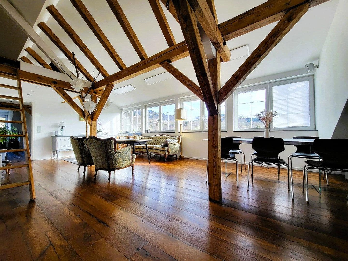 Prodej bytu 3+1 120 m², Bahnhofstr. 21, Hausen im Wiesental, Bádensko-Württembersko Prodej bytu 3+1 120 m², Bahnhofstr. 21, Hausen im Wiesental, Bádensko-Württembersko