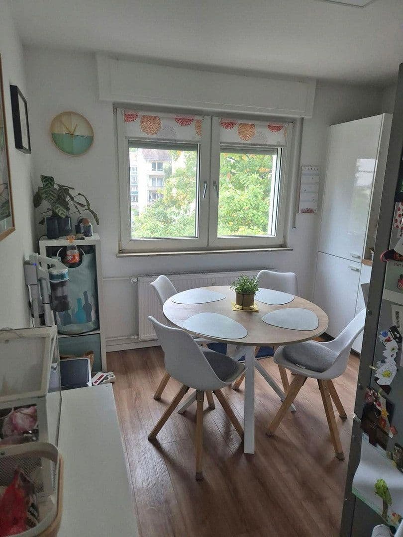Pronájem bytu 3+1 76 m², Frankfurt, Hessen Pronájem bytu 3+1 76 m², Frankfurt, Hessen