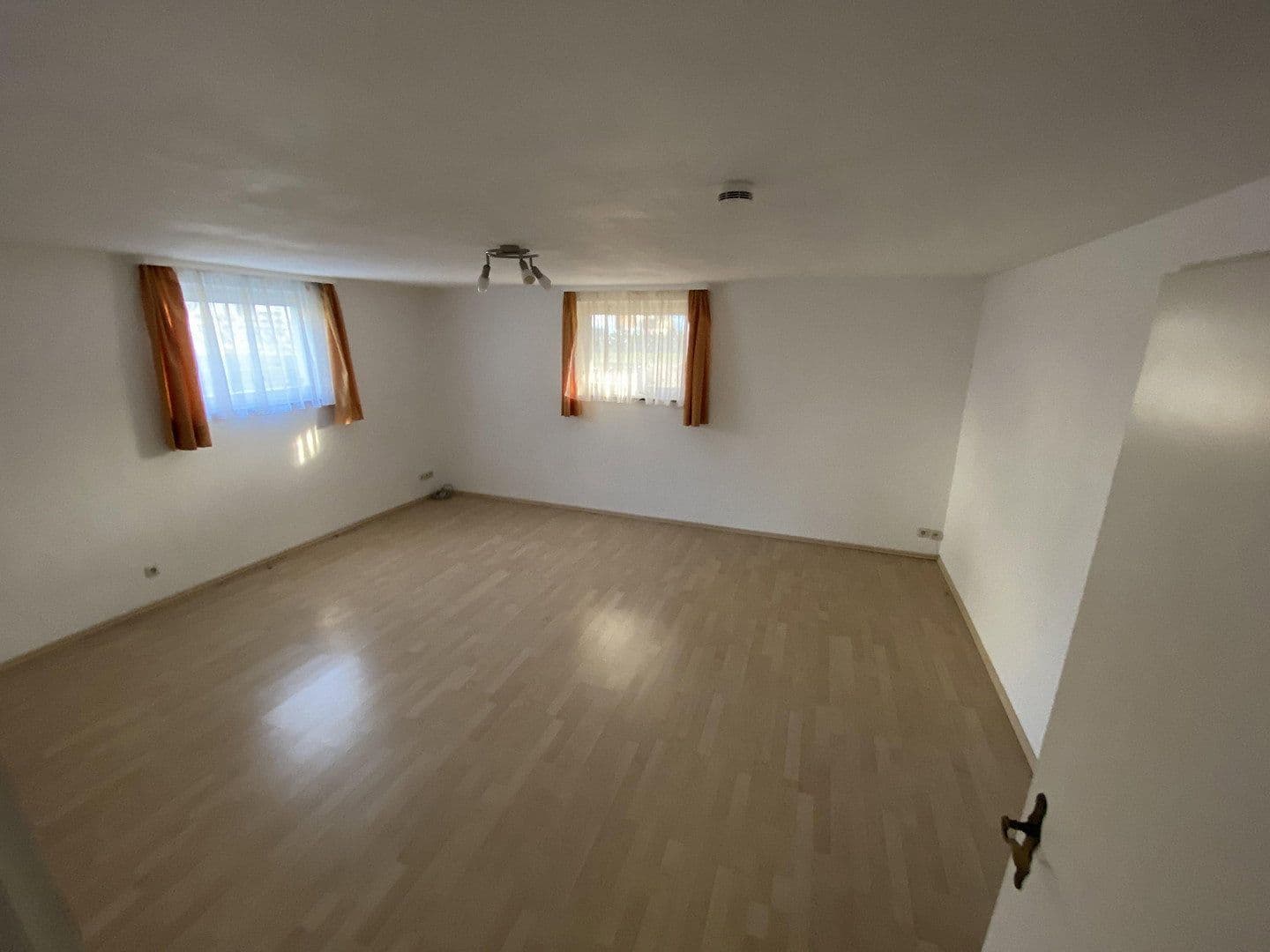 Pronájem bytu 4+1 110 m², Filderstadt, Bádensko-Württembersko Pronájem bytu 4+1 110 m², Filderstadt, Bádensko-Württembersko