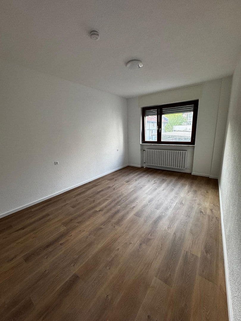 Pronájem bytu 3+1 90 m², Karlsruhe, Bádensko-Württembersko Pronájem bytu 3+1 90 m², Karlsruhe, Bádensko-Württembersko