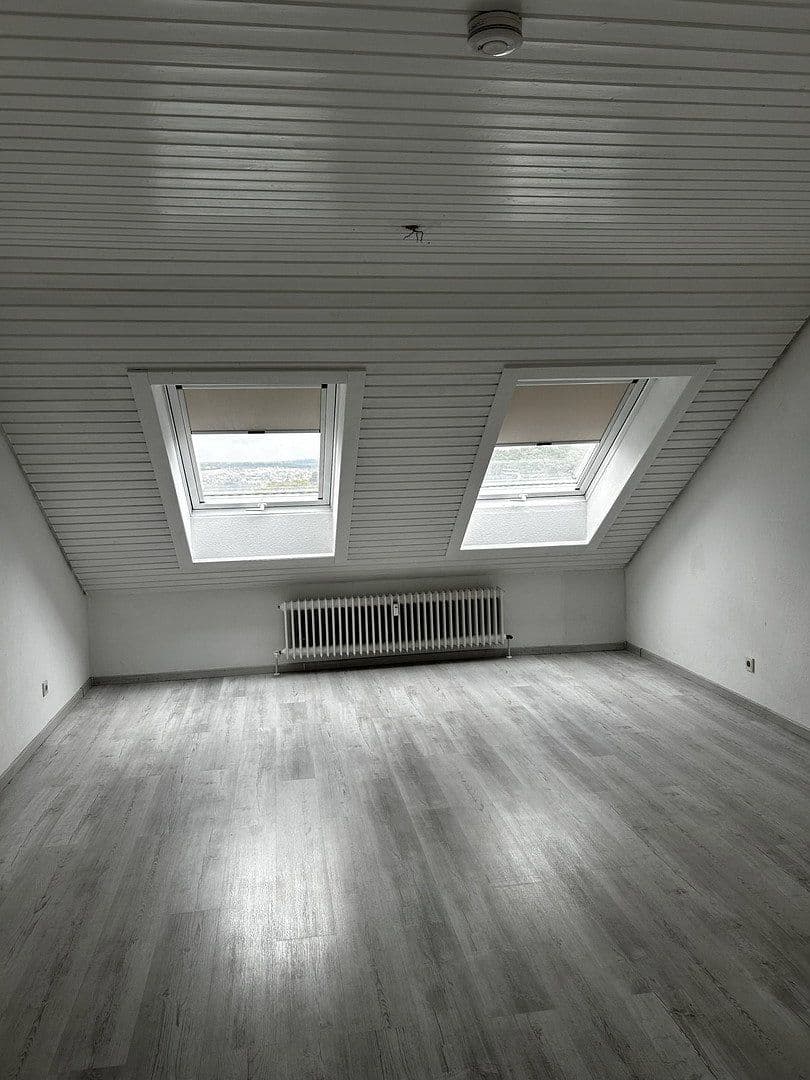 Pronájem bytu 3+1 89 m², Obere Waldstraße 22, Taunusstein, Hessen Pronájem bytu 3+1 89 m², Obere Waldstraße 22, Taunusstein, Hessen