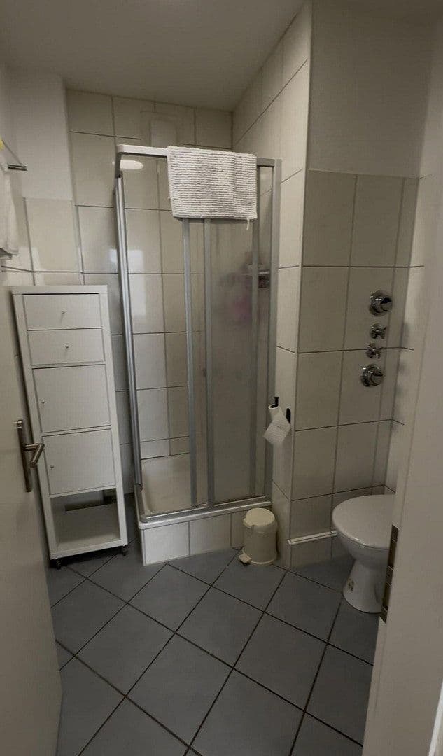 Pronájem bytu 3+1 64 m², Hellmundstraße 4, Wiesbaden, Hessen Pronájem bytu 3+1 64 m², Hellmundstraße 4, Wiesbaden, Hessen