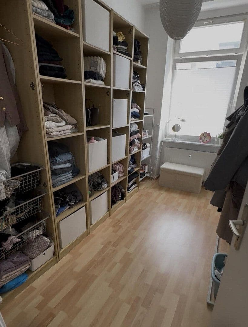 Pronájem bytu 3+1 64 m², Hellmundstraße 4, Wiesbaden, Hessen Pronájem bytu 3+1 64 m², Hellmundstraße 4, Wiesbaden, Hessen