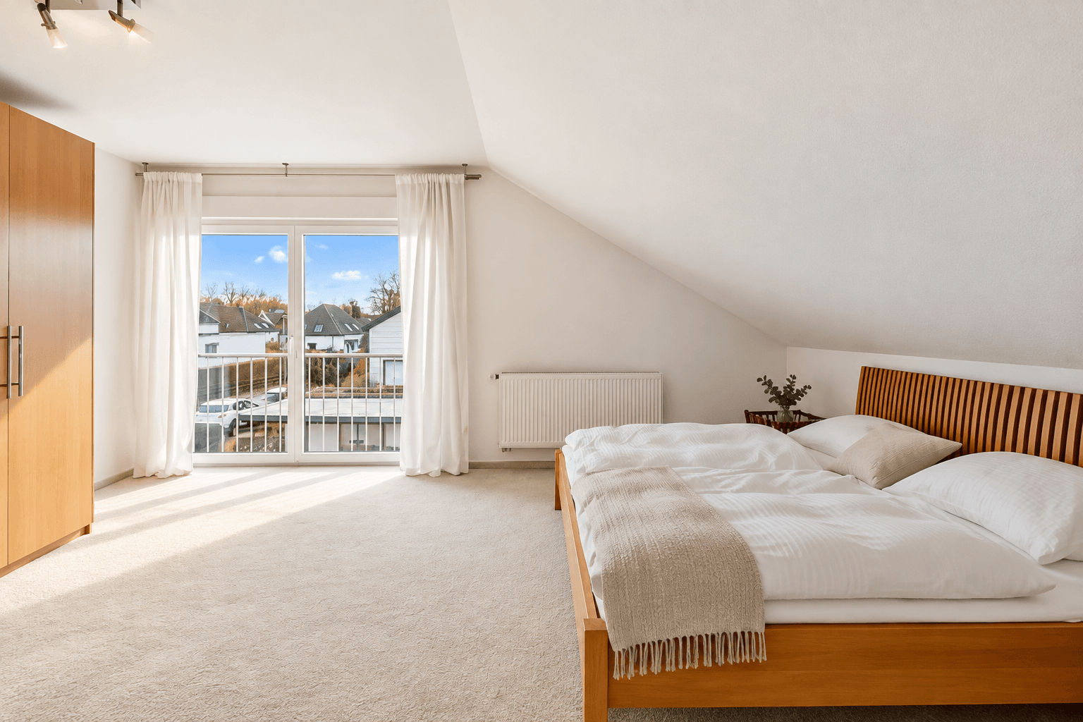 Prodej domu 182 m², pozemek 530 m², Isernhagen, Dolní Sasko Prodej domu 182 m², pozemek 530 m², Isernhagen, Dolní Sasko