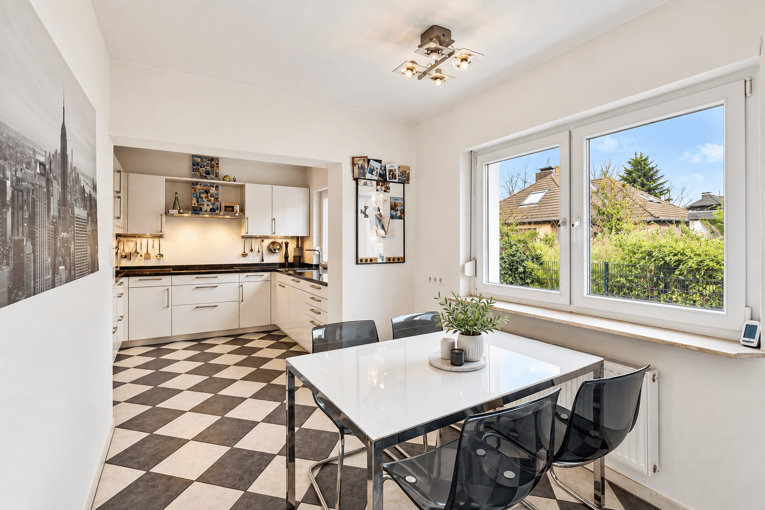 Prodej domu 182 m², pozemek 530 m², Isernhagen, Dolní Sasko Prodej domu 182 m², pozemek 530 m², Isernhagen, Dolní Sasko
