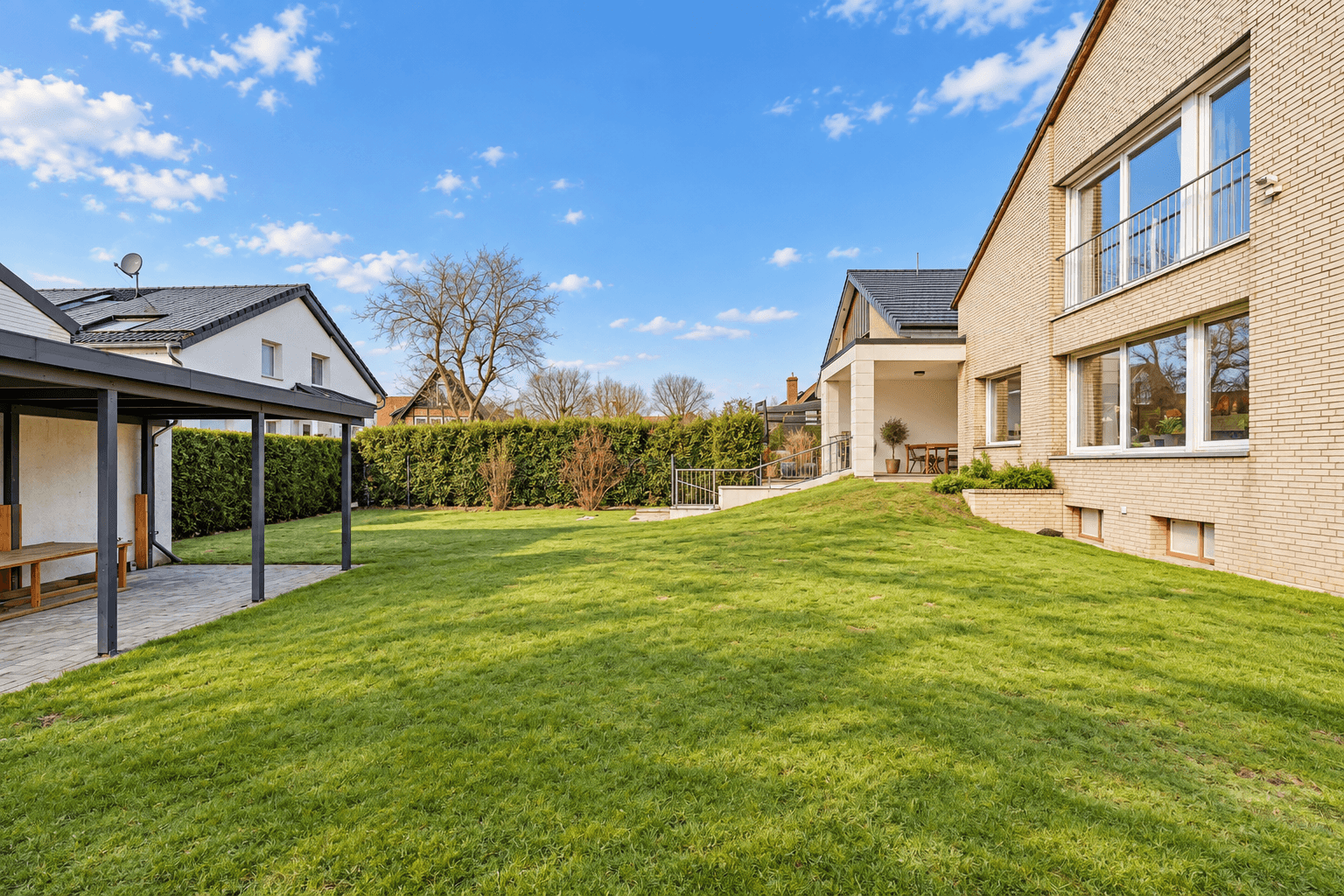 Prodej domu 182 m², pozemek 530 m², Isernhagen, Dolní Sasko Prodej domu 182 m², pozemek 530 m², Isernhagen, Dolní Sasko