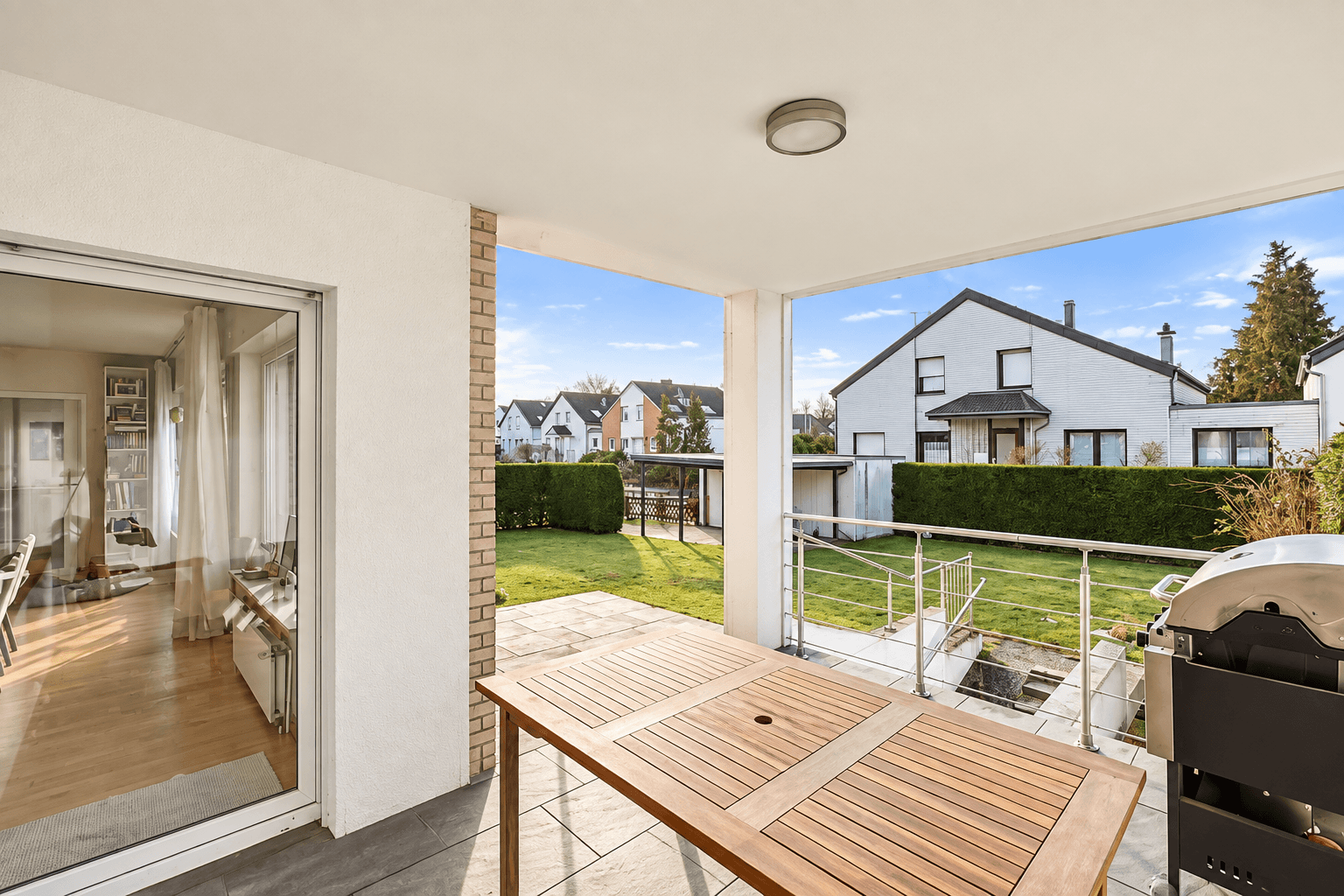 Prodej domu 182 m², pozemek 530 m², Isernhagen, Dolní Sasko Prodej domu 182 m², pozemek 530 m², Isernhagen, Dolní Sasko