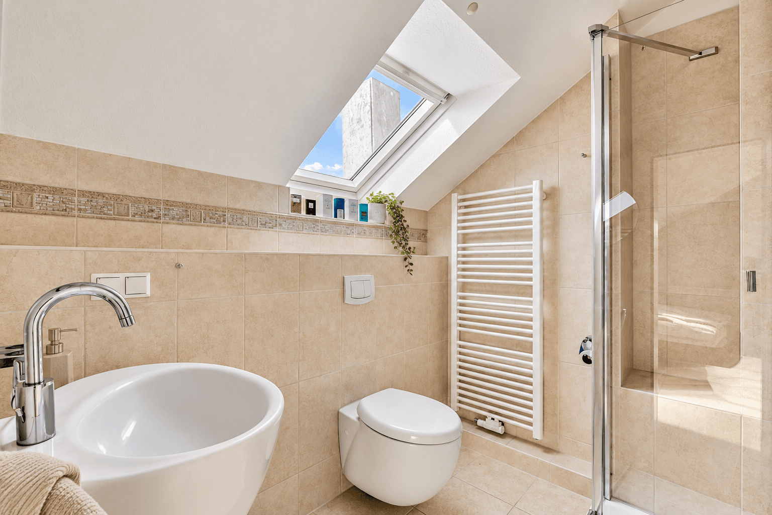 Prodej domu 182 m², pozemek 530 m², Isernhagen, Dolní Sasko Prodej domu 182 m², pozemek 530 m², Isernhagen, Dolní Sasko