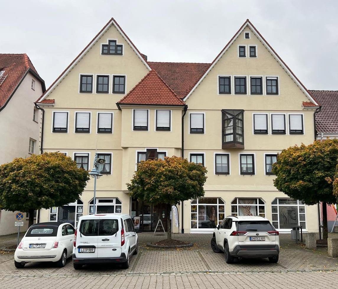 Pronájem bytu 2+1 70 m², Marktplatz 11, Bad Buchau, Bádensko-Württembersko Pronájem bytu 2+1 70 m², Marktplatz 11, Bad Buchau, Bádensko-Württembersko