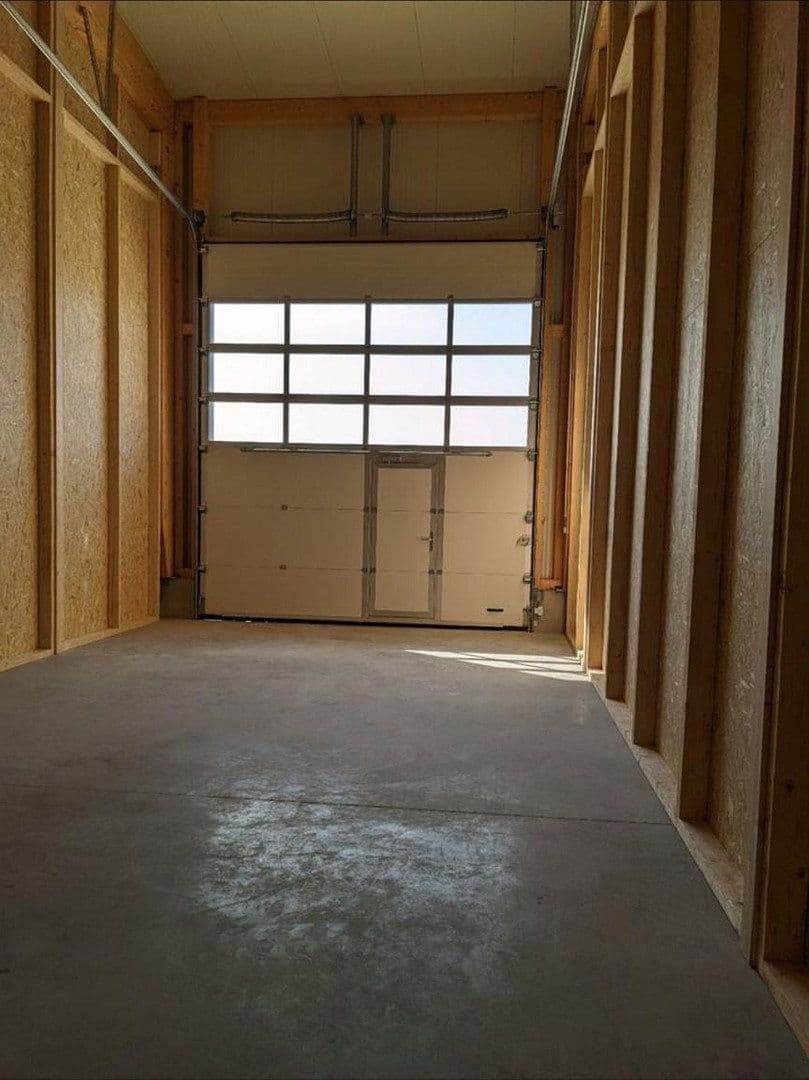 Pronájem nebytového prostoru 65 m², Bertha-Benz-Str. 2, Mering, Bavorsko Pronájem nebytového prostoru 65 m², Bertha-Benz-Str. 2, Mering, Bavorsko