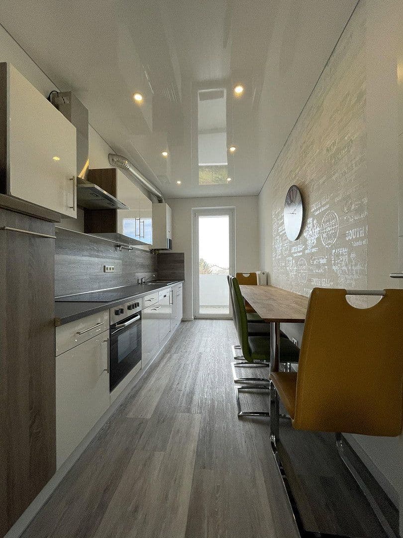 Prodej bytu 3+1 68 m², Aachenerstr. 157, Düsseldorf, Severní Porýní-Vestfálsko Prodej bytu 3+1 68 m², Aachenerstr. 157, Düsseldorf, Severní Porýní-Vestfálsko