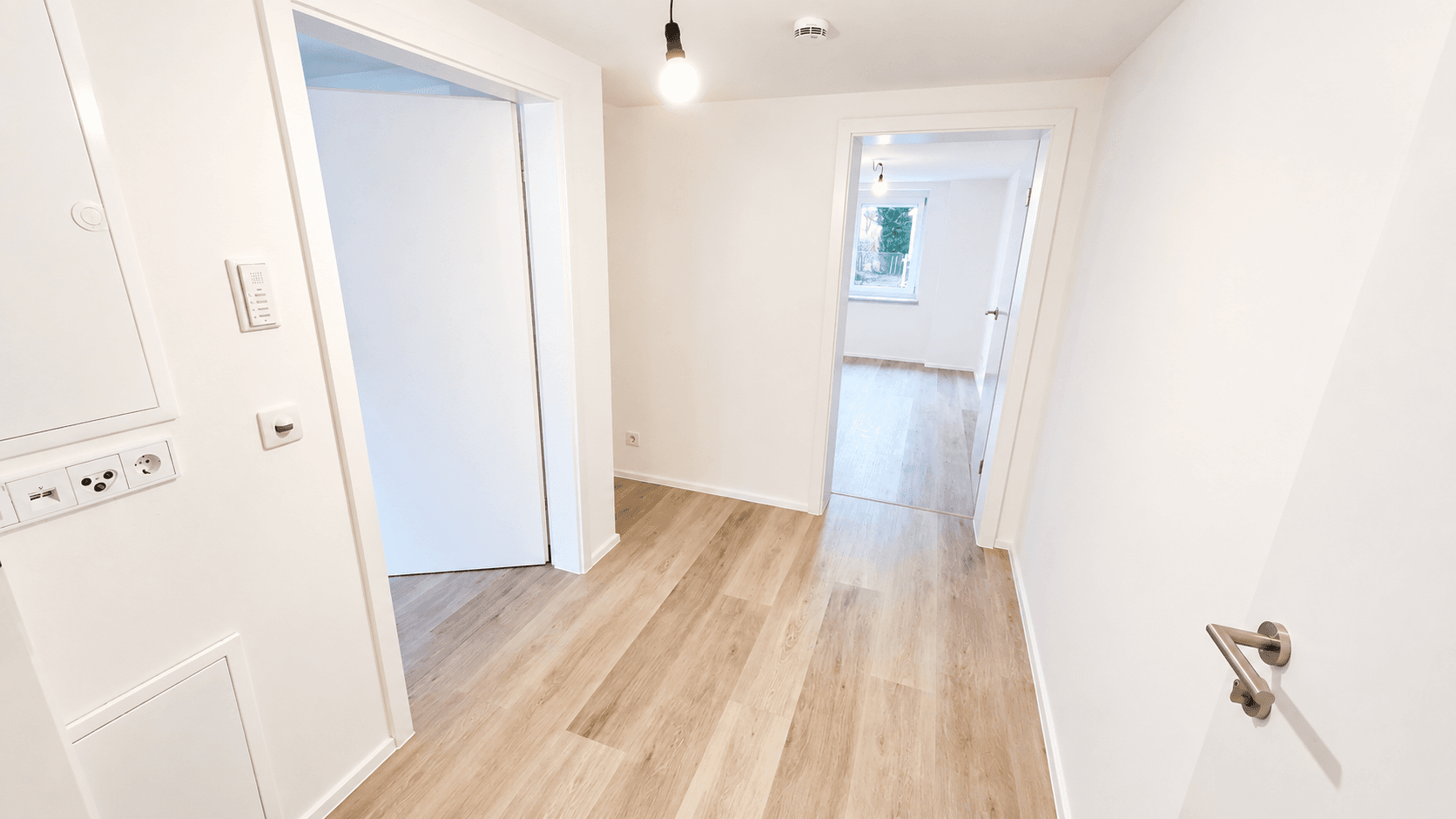 Pronájem bytu 2+1 70 m², Rheinstraße 14, Gailingen am Hochrhein, Bádensko-Württembersko Pronájem bytu 2+1 70 m², Rheinstraße 14, Gailingen am Hochrhein, Bádensko-Württembersko
