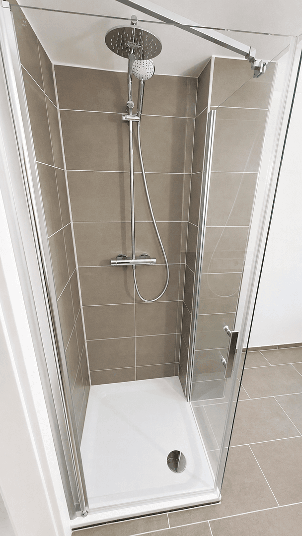 Pronájem bytu 2+1 70 m², Rheinstraße 14, Gailingen am Hochrhein, Bádensko-Württembersko Pronájem bytu 2+1 70 m², Rheinstraße 14, Gailingen am Hochrhein, Bádensko-Württembersko