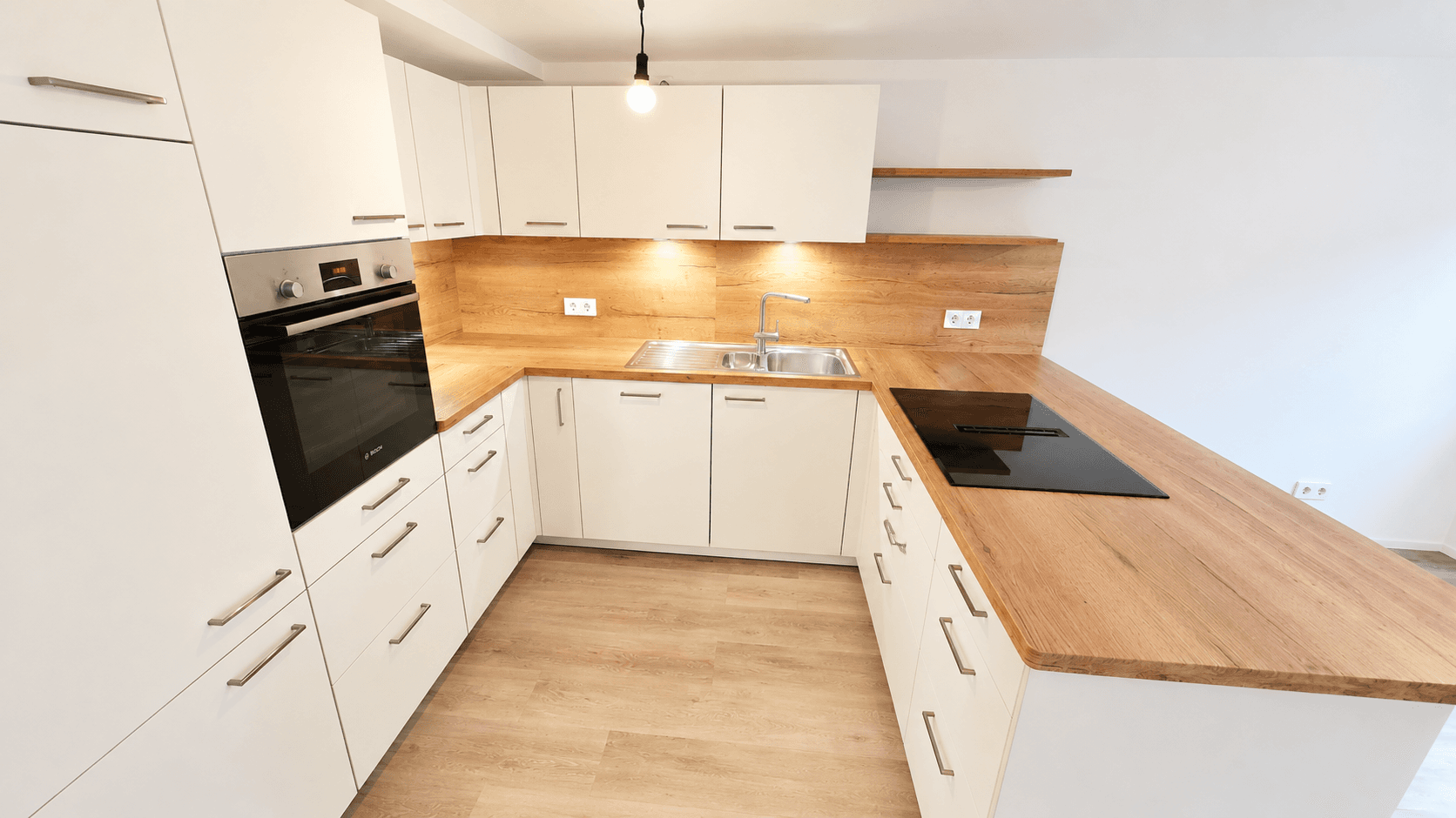 Pronájem bytu 2+1 70 m², Rheinstraße 14, Gailingen am Hochrhein, Bádensko-Württembersko Pronájem bytu 2+1 70 m², Rheinstraße 14, Gailingen am Hochrhein, Bádensko-Württembersko