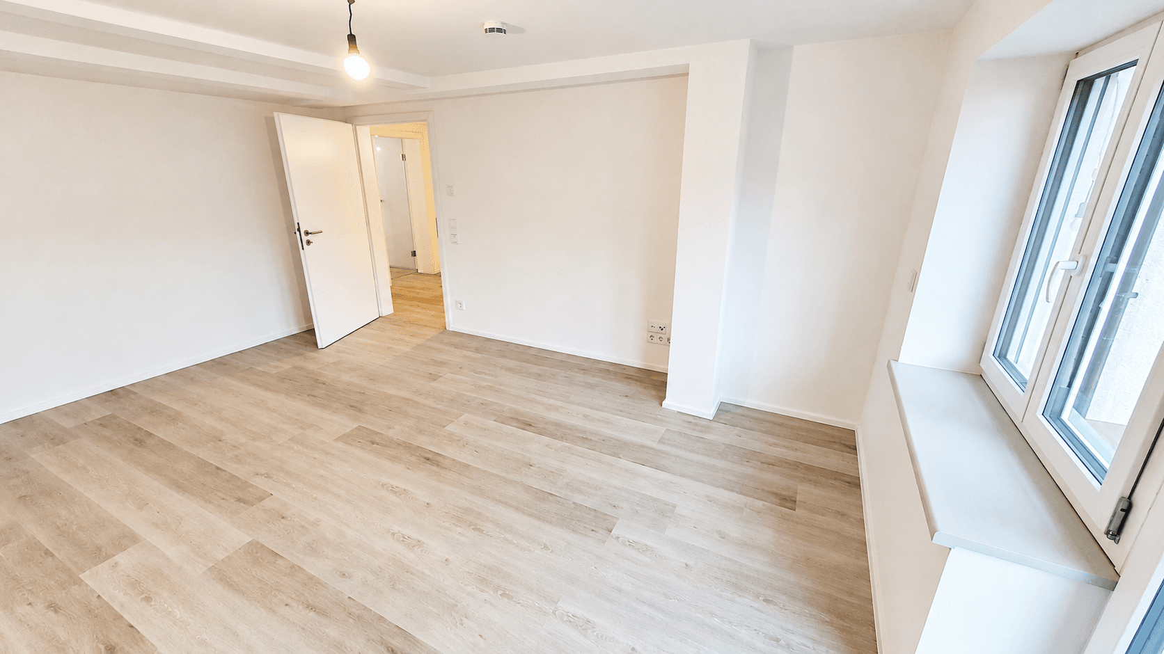 Pronájem bytu 2+1 70 m², Rheinstraße 14, Gailingen am Hochrhein, Bádensko-Württembersko Pronájem bytu 2+1 70 m², Rheinstraße 14, Gailingen am Hochrhein, Bádensko-Württembersko