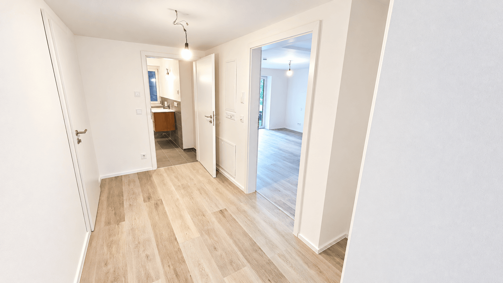 Pronájem bytu 2+1 70 m², Rheinstraße 14, Gailingen am Hochrhein, Bádensko-Württembersko Pronájem bytu 2+1 70 m², Rheinstraße 14, Gailingen am Hochrhein, Bádensko-Württembersko