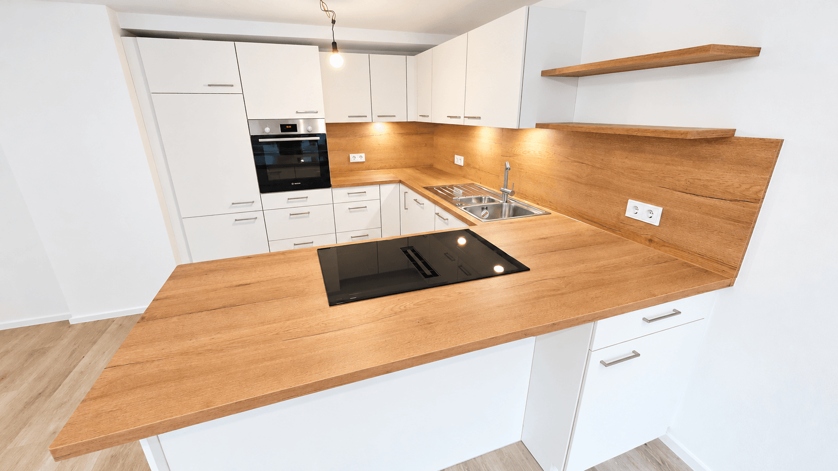 Pronájem bytu 2+1 70 m², Rheinstraße 14, Gailingen am Hochrhein, Bádensko-Württembersko Pronájem bytu 2+1 70 m², Rheinstraße 14, Gailingen am Hochrhein, Bádensko-Württembersko