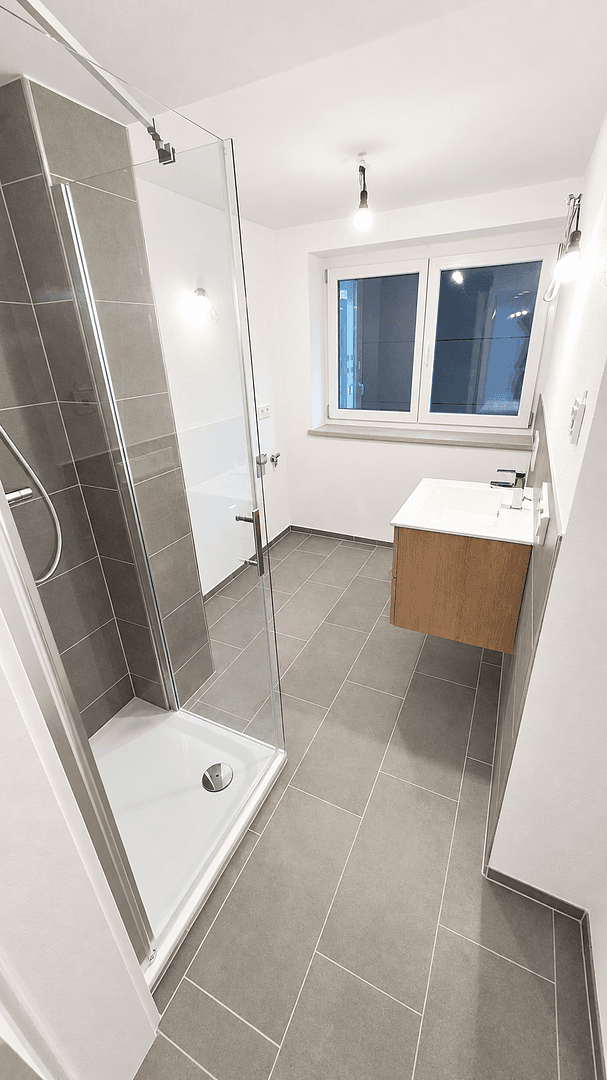 Pronájem bytu 2+1 70 m², Rheinstraße 14, Gailingen am Hochrhein, Bádensko-Württembersko Pronájem bytu 2+1 70 m², Rheinstraße 14, Gailingen am Hochrhein, Bádensko-Württembersko