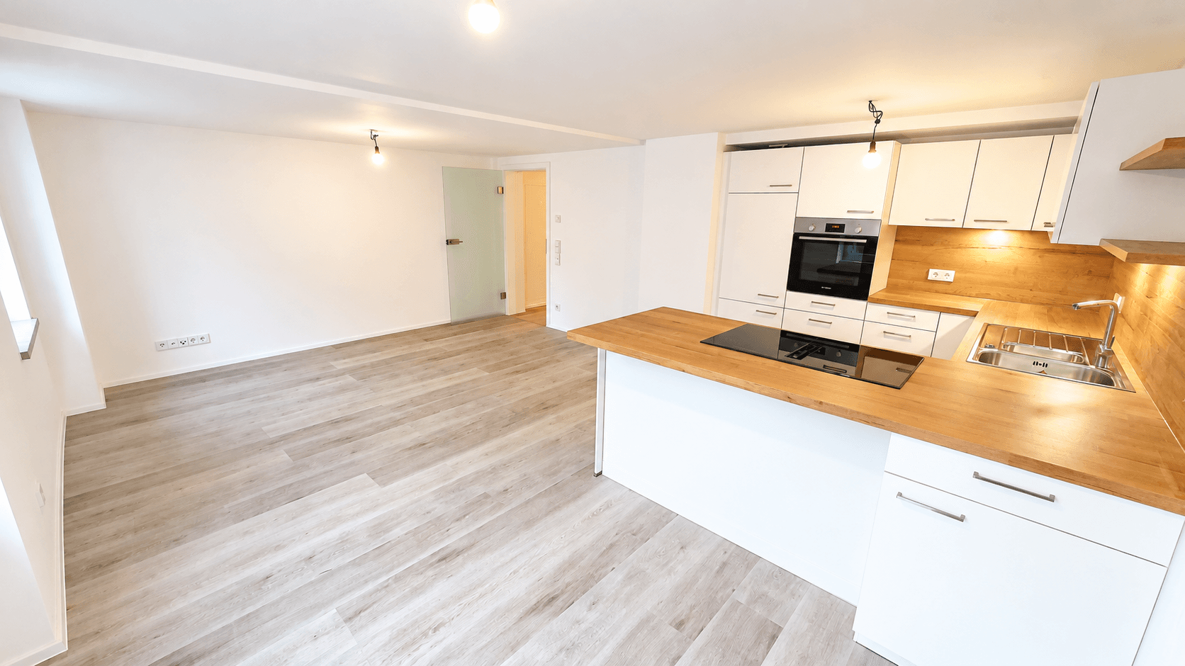 Pronájem bytu 2+1 70 m², Rheinstraße 14, Gailingen am Hochrhein, Bádensko-Württembersko Pronájem bytu 2+1 70 m², Rheinstraße 14, Gailingen am Hochrhein, Bádensko-Württembersko