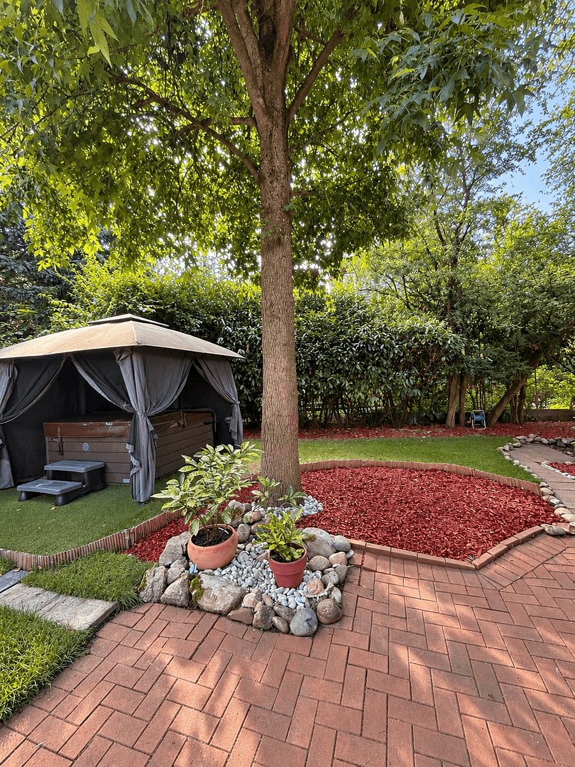 Prodej domu 244 m², pozemek 700 m², Burgwedel, Dolní Sasko Prodej domu 244 m², pozemek 700 m², Burgwedel, Dolní Sasko