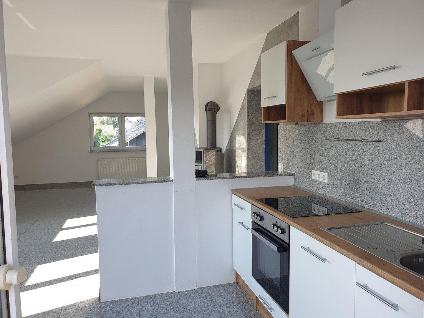 Prodej bytu 3+1 85 m², Langenfeld (Rheinland), Severní Porýní-Vestfálsko Prodej bytu 3+1 85 m², Langenfeld (Rheinland), Severní Porýní-Vestfálsko