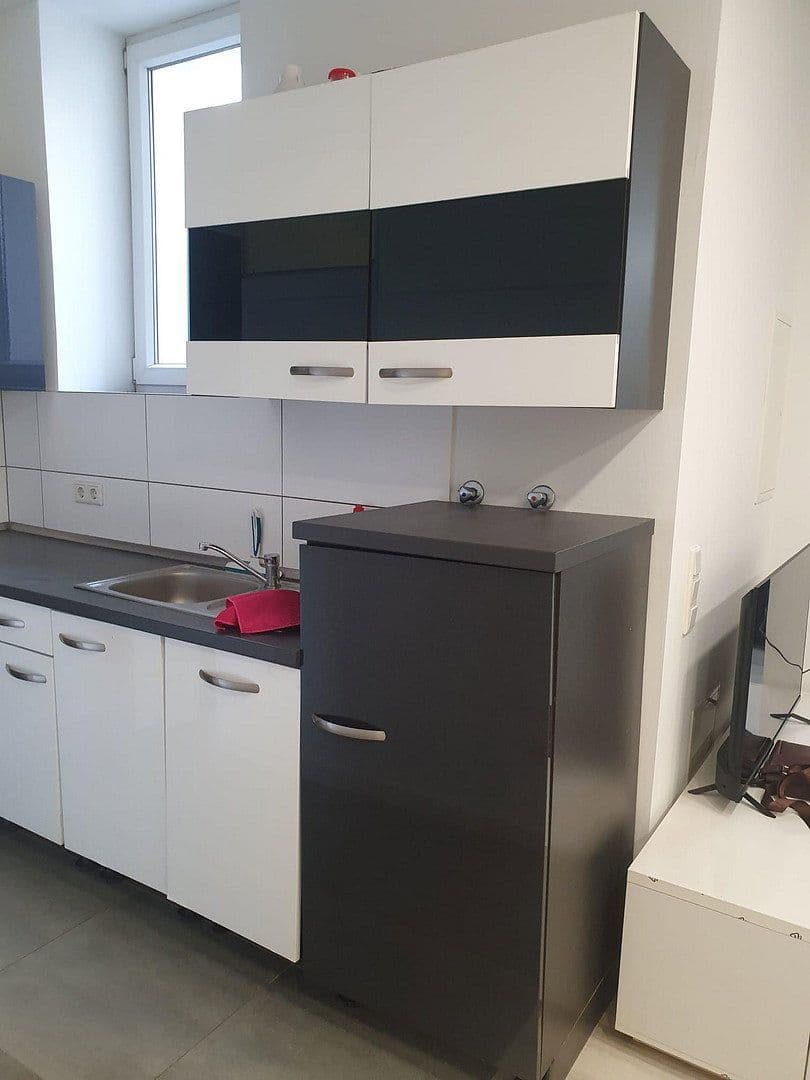 Pronájem bytu 2+1 60 m², Günderrodestr. 23, Frankfurt, Hessen Pronájem bytu 2+1 60 m², Günderrodestr. 23, Frankfurt, Hessen