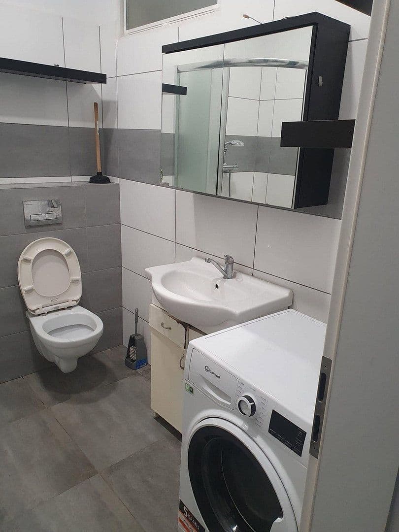 Pronájem bytu 2+1 60 m², Günderrodestr. 23, Frankfurt, Hessen Pronájem bytu 2+1 60 m², Günderrodestr. 23, Frankfurt, Hessen