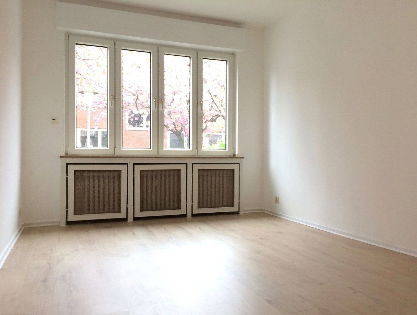 Pronájem bytu 5+kk 137 m², Krefeld - Bockum, Severní Porýní-Vestfálsko Pronájem bytu 5+kk 137 m², Krefeld - Bockum, Severní Porýní-Vestfálsko