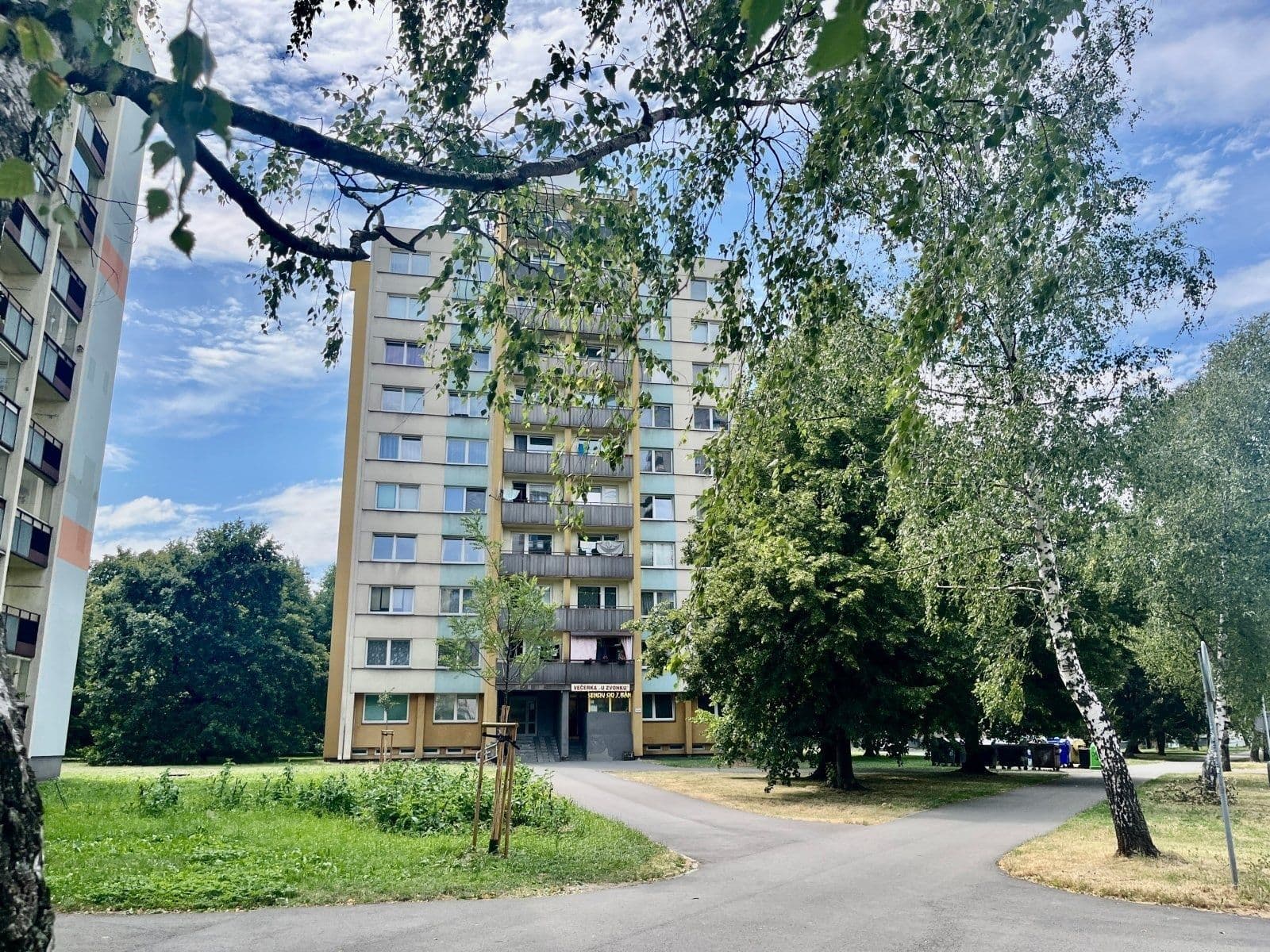 Pronájem bytu 1+kk 28 m², Československé armády, Frýdek-Místek, Moravskoslezský kraj Pronájem bytu 1+kk 28 m², Československé armády, Frýdek-Místek, Moravskoslezský kraj