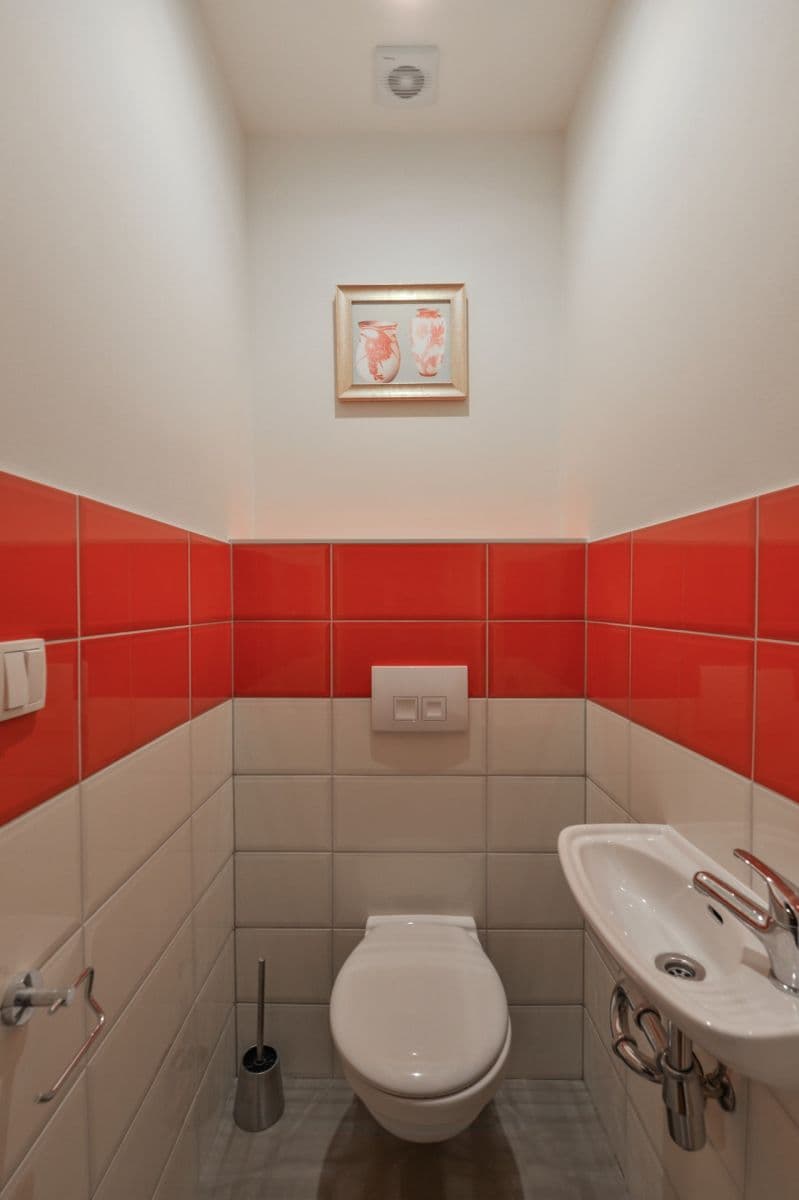 Pronájem bytu 1+1 33 m², Hálkova, Praha, Praha Pronájem bytu 1+1 33 m², Hálkova, Praha, Praha