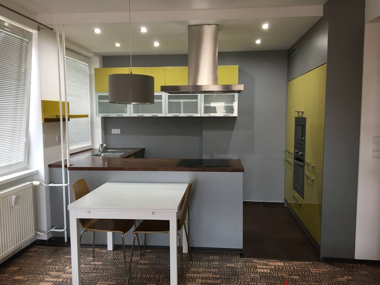Pronájem bytu 2+kk 55 m², Zdeňka Štěpánka, Rakovník, Středočeský kraj Pronájem bytu 2+kk 55 m², Zdeňka Štěpánka, Rakovník, Středočeský kraj