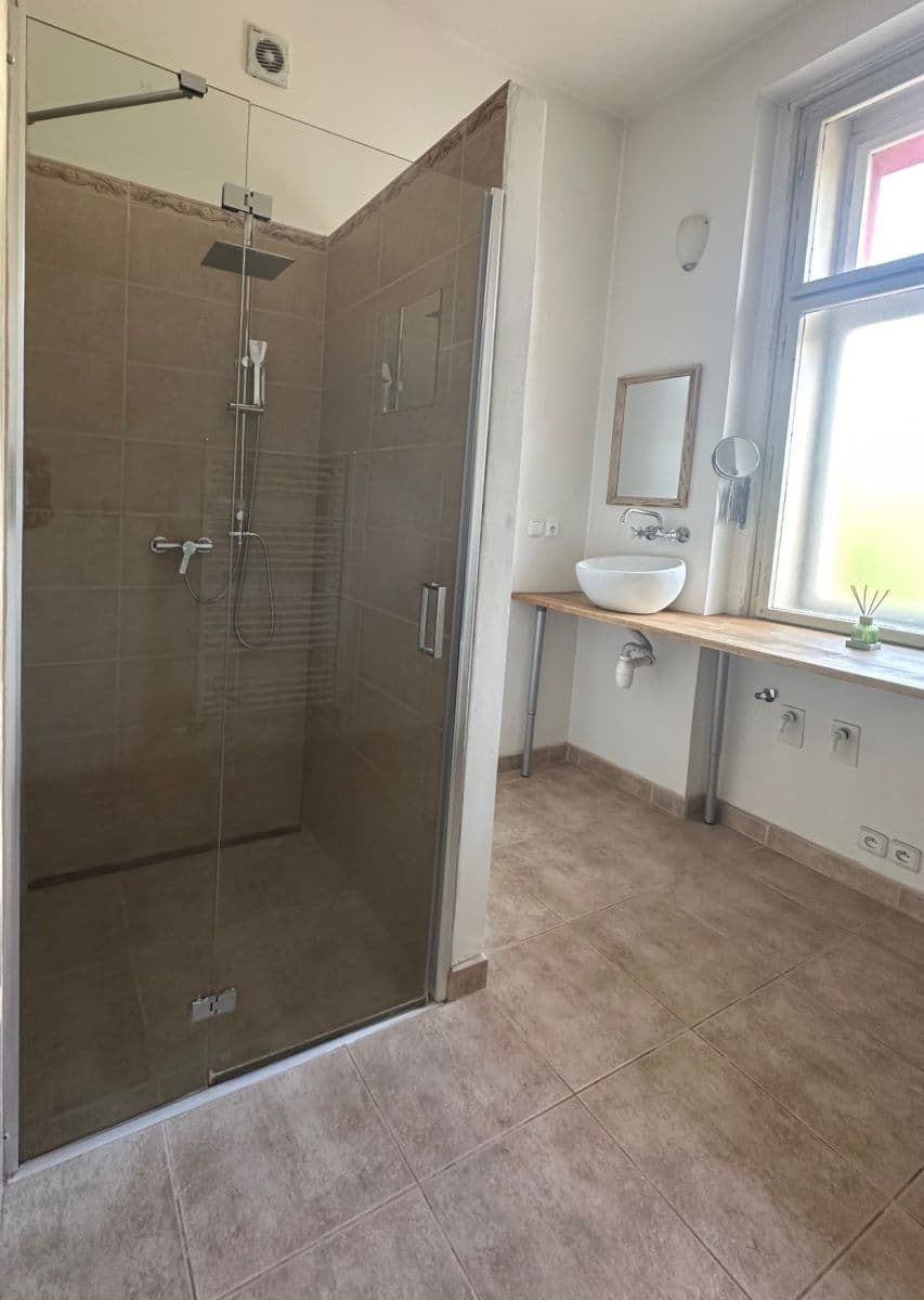 Pronájem bytu 2+kk 80 m², U Vody, Praha, Praha Pronájem bytu 2+kk 80 m², U Vody, Praha, Praha