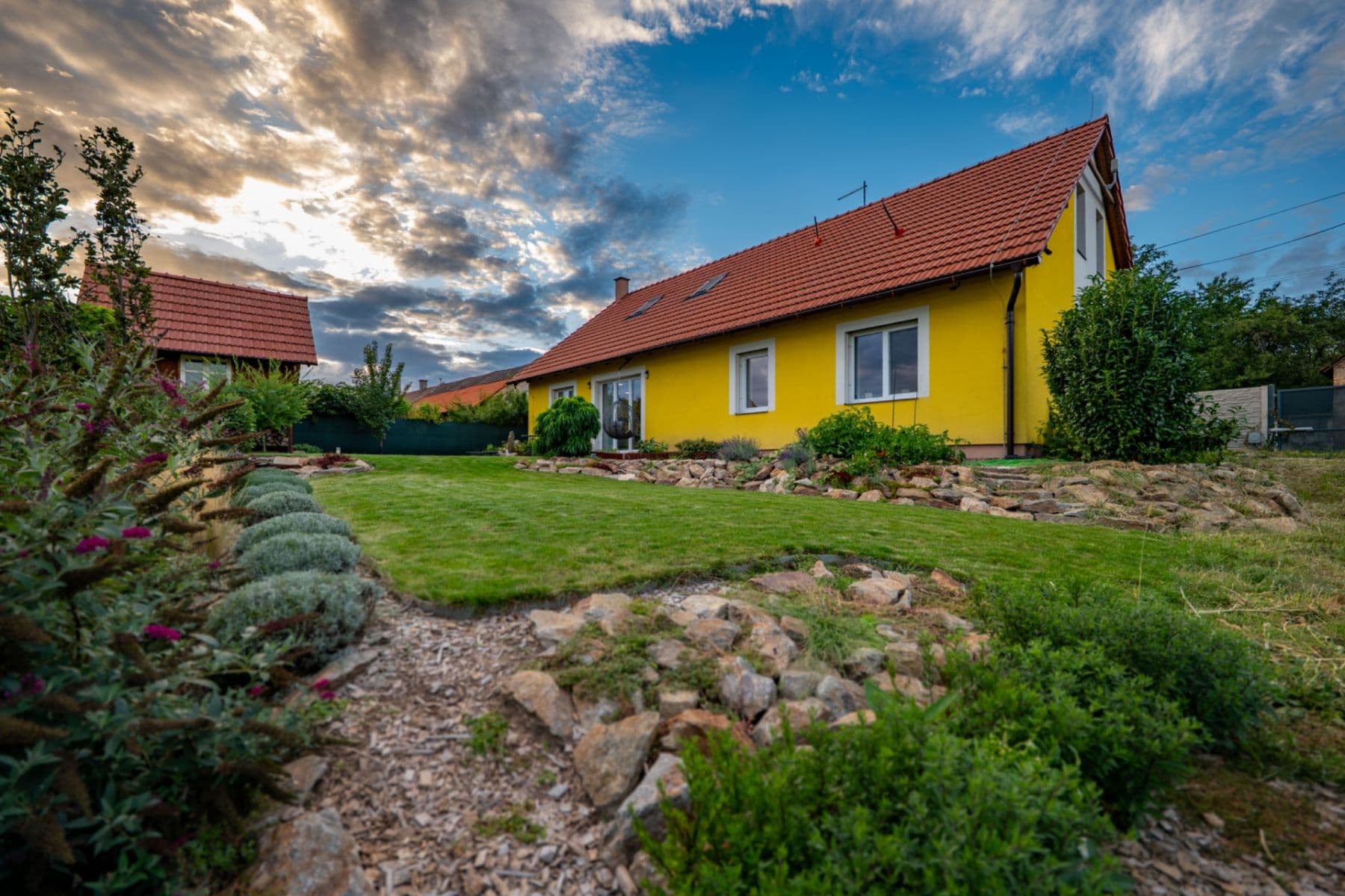 Prodej domu 200 m², pozemek 818 m², Plaňany, Středočeský kraj Prodej domu 200 m², pozemek 818 m², Plaňany, Středočeský kraj