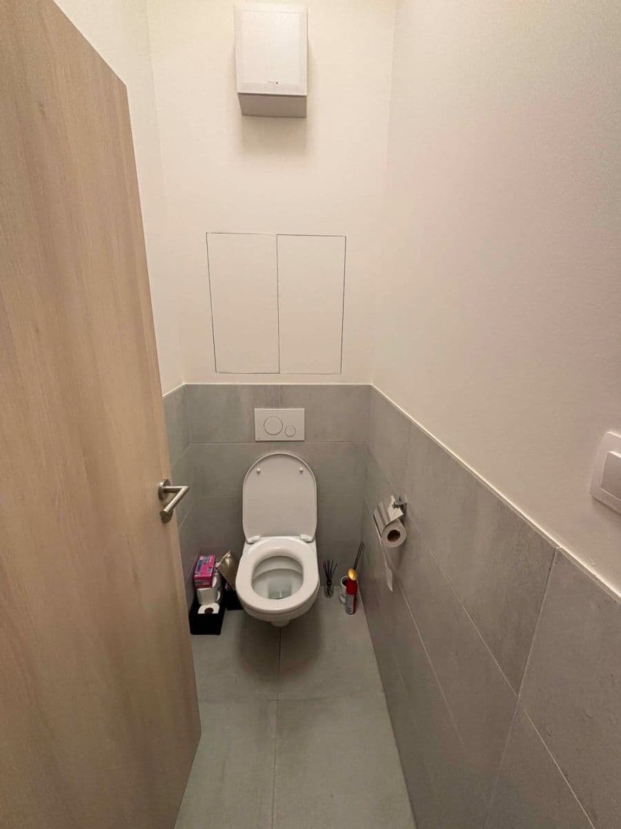 Pronájem bytu 2+kk 59 m², Velvarská, Horoměřice, Středočeský kraj Pronájem bytu 2+kk 59 m², Velvarská, Horoměřice, Středočeský kraj
